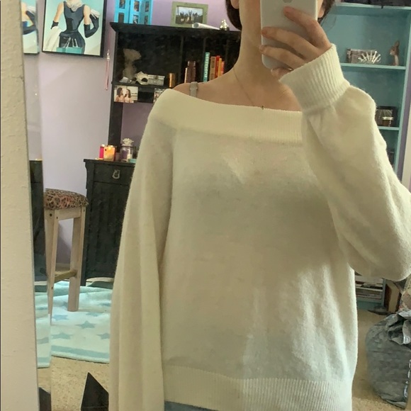 Off the shoulder cream sweater - Picture 4 of 4
